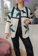 Load image into Gallery viewer, baba, vêtement fait main, quebec, artisan, local, mode consciente, quilt, printemps, veste
