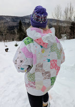 Load image into Gallery viewer, baba, vêtement fait main, quebec, artisan, local, mode consciente, quilt, printemps, hoodie