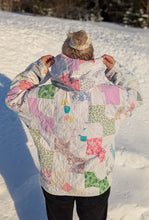 Load image into Gallery viewer, baba, vêtement fait main, quebec, artisan, local, mode consciente, quilt, printemps, hoodie