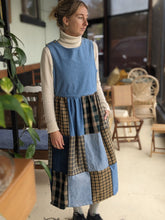 Load image into Gallery viewer, jumper, vintage, patchwork, automne, vêtement fait main, local, artisanal, quebec, ile d'orleans