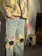 Load image into Gallery viewer, Baba, printemps, vêtement fait main, artisan, quebec, éco conscient, mode, jeans, levi