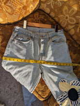 Load image into Gallery viewer, Baba, printemps, vêtement fait main, artisan, quebec, éco conscient, mode, jeans, levi