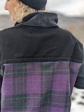 Load image into Gallery viewer, Manteau, grunge, laine, patchwork, automne, vêtement fait main, local, artisanal, quebec, ile d'orleans