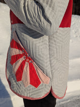 Load image into Gallery viewer, baba, vêtement fait main, quebec, artisan, local, mode consciente, quilt, printemps, manteau