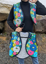 Load image into Gallery viewer, baba, vêtement fait main, quebec, artisan, local, mode consciente, printemps, veste, floral