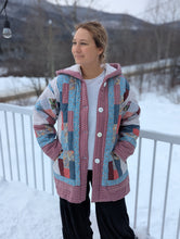 Load image into Gallery viewer, baba vêtement fait main, artisan, local, manteau, quilt