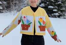 Load image into Gallery viewer, baba, vêtement fait main, quebec, artisan, local, mode consciente, quilt, printemps, veste, tulipe