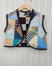 Load image into Gallery viewer, baba, vêtement fait main, quebec, artisan, local, mode consciente, quilt, printemps, veste, reversible
