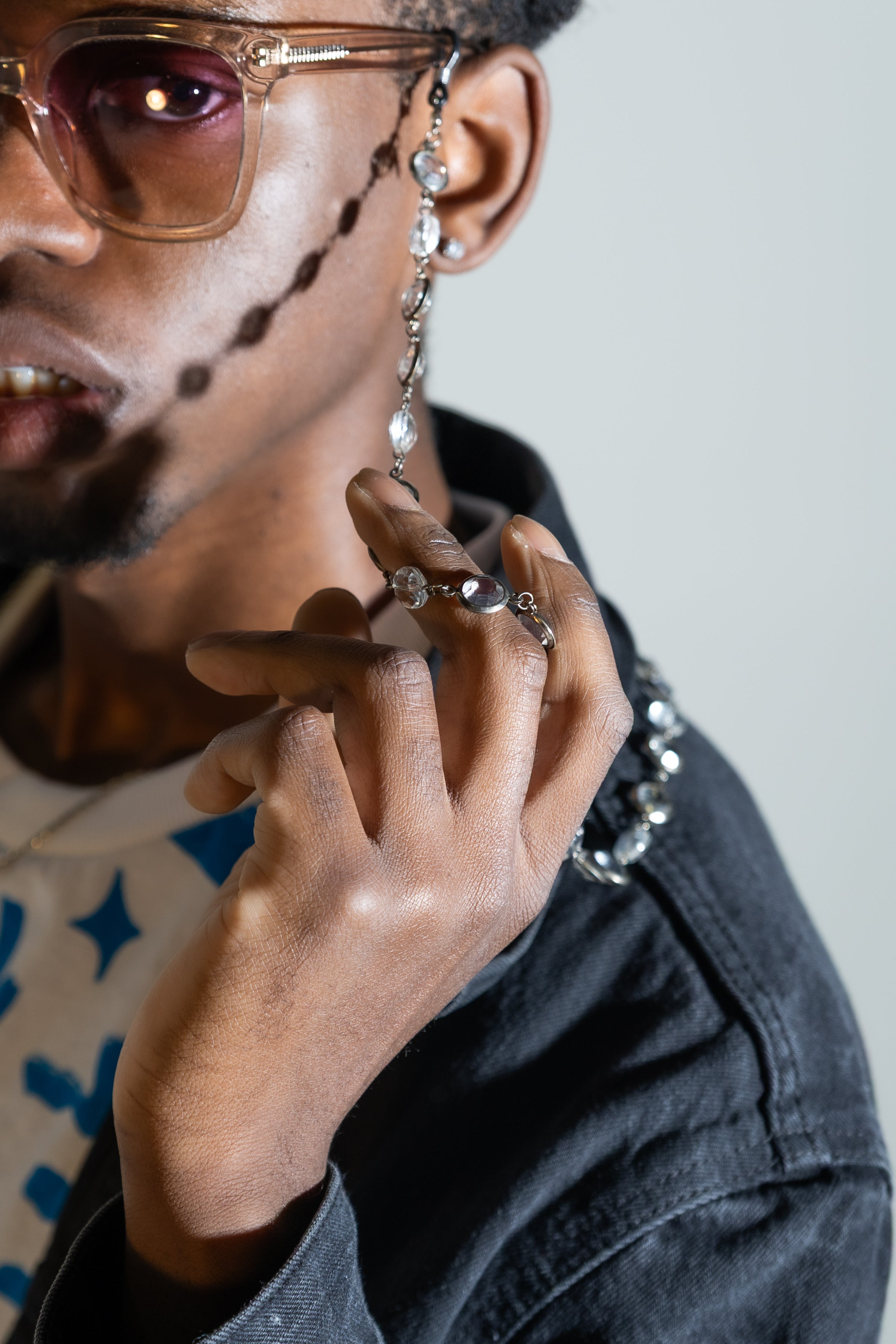 baba, vêtement fait main, mode consciente, artisan, québec, côte de beaupré, accessoire, chaine à lunette
