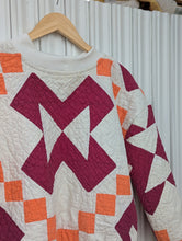 Load image into Gallery viewer, baba, vêtement fait main, quebec, artisan, local, mode consciente, quilt, printemps, crewneck
