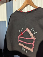 Charger l'image dans la galerie, baba, vêtement fait main, mode consciente, artisan, quebec, jean, eat the rich
