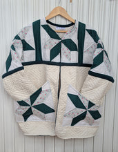 Load image into Gallery viewer, baba, vêtement fait main, quebec, artisan, local, mode consciente, quilt, printemps, veste
