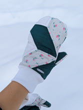 Load image into Gallery viewer, baba vêtement fait main, artisan, local, mitaine, quilt
