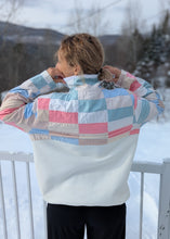 Load image into Gallery viewer, baba vêtement fait main, artisan, local, fleece, quilt, pastel
