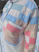 Load image into Gallery viewer, baba vêtement fait main, artisan, local, fleece, quilt, pastel
