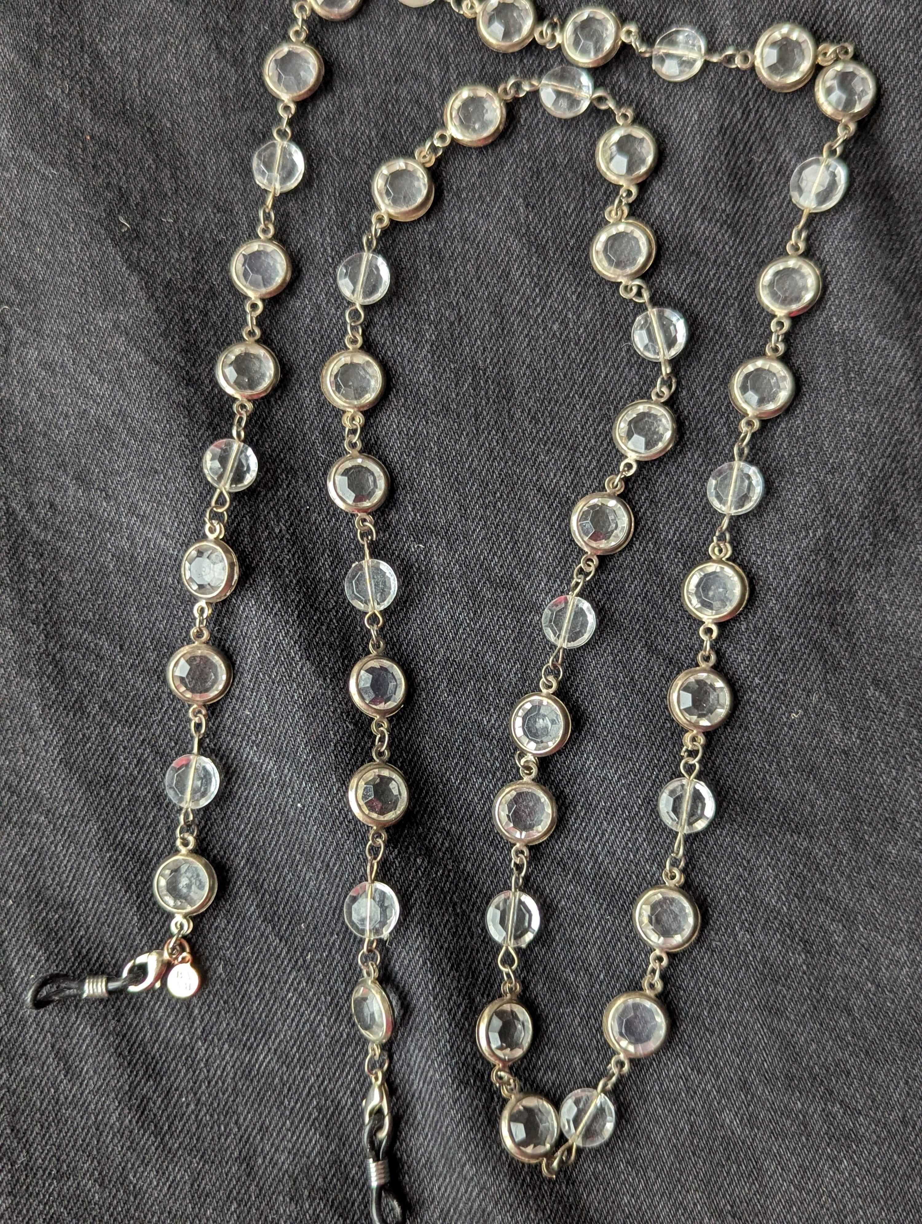 baba, vêtement fait main, mode consciente, artisan, québec, côte de beaupré, accessoire, chaine à lunette