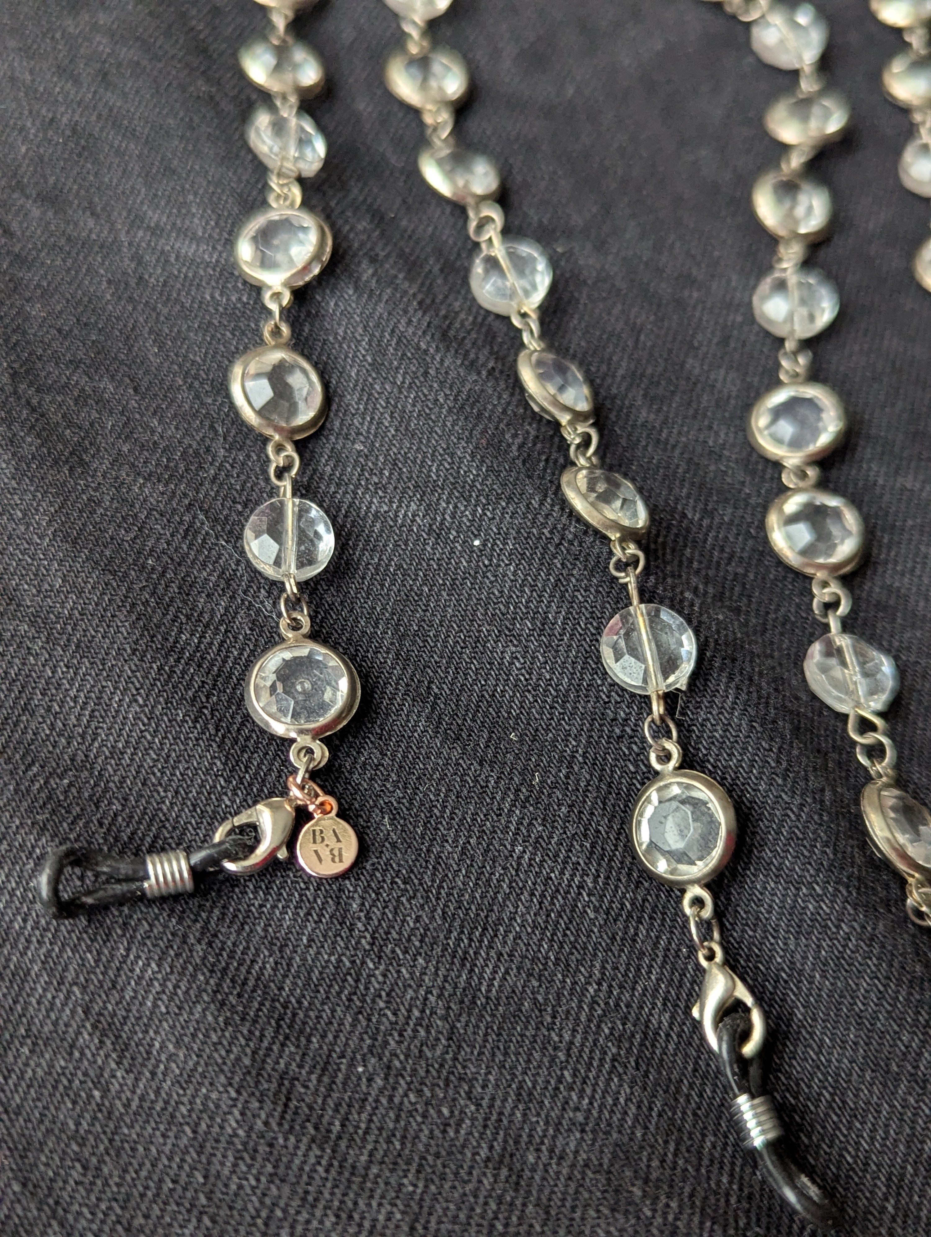 baba, vêtement fait main, mode consciente, artisan, québec, côte de beaupré, accessoire, chaine à lunette
