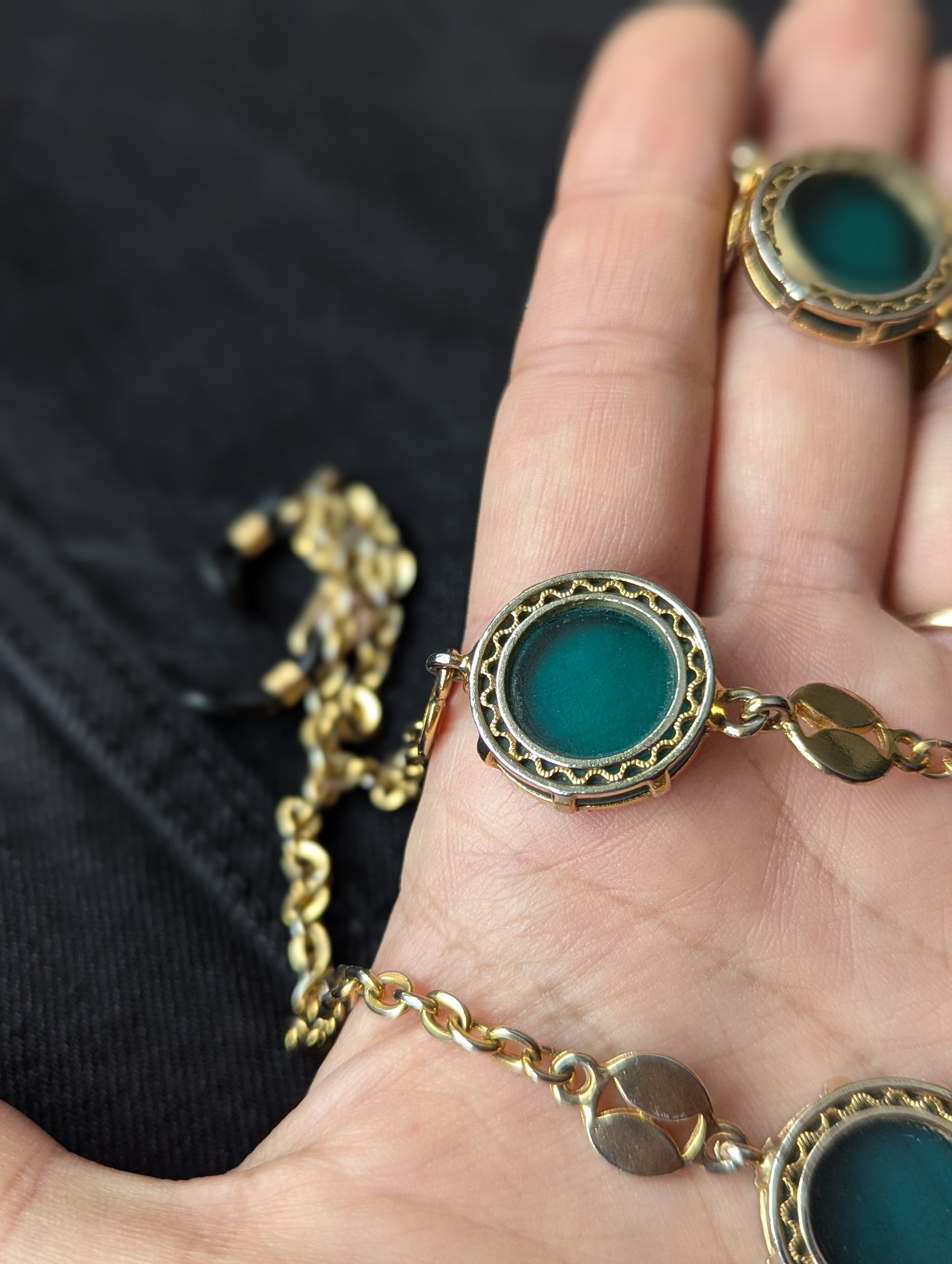 baba, vêtement fait main, mode consciente, artisan, québec, côte de beaupré, accessoire, chaine à lunette