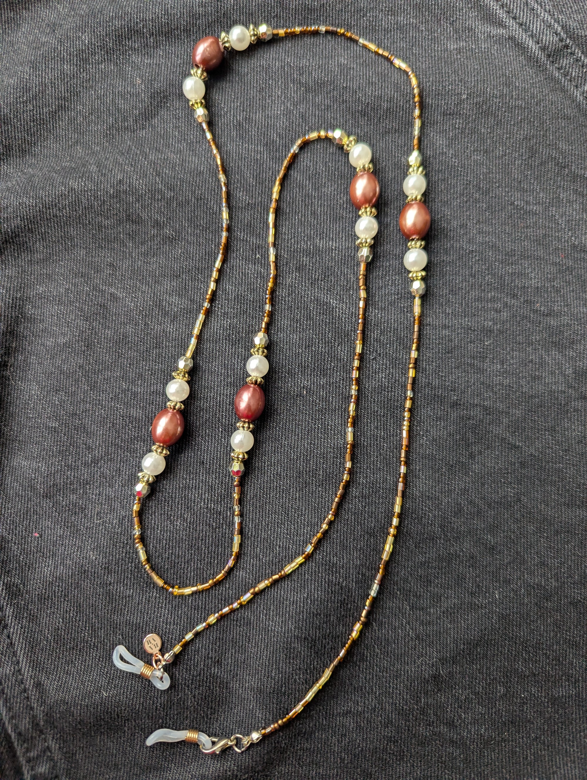 baba, vêtement fait main, mode consciente, artisan, québec, côte de beaupré, accessoire, chaine à lunette
