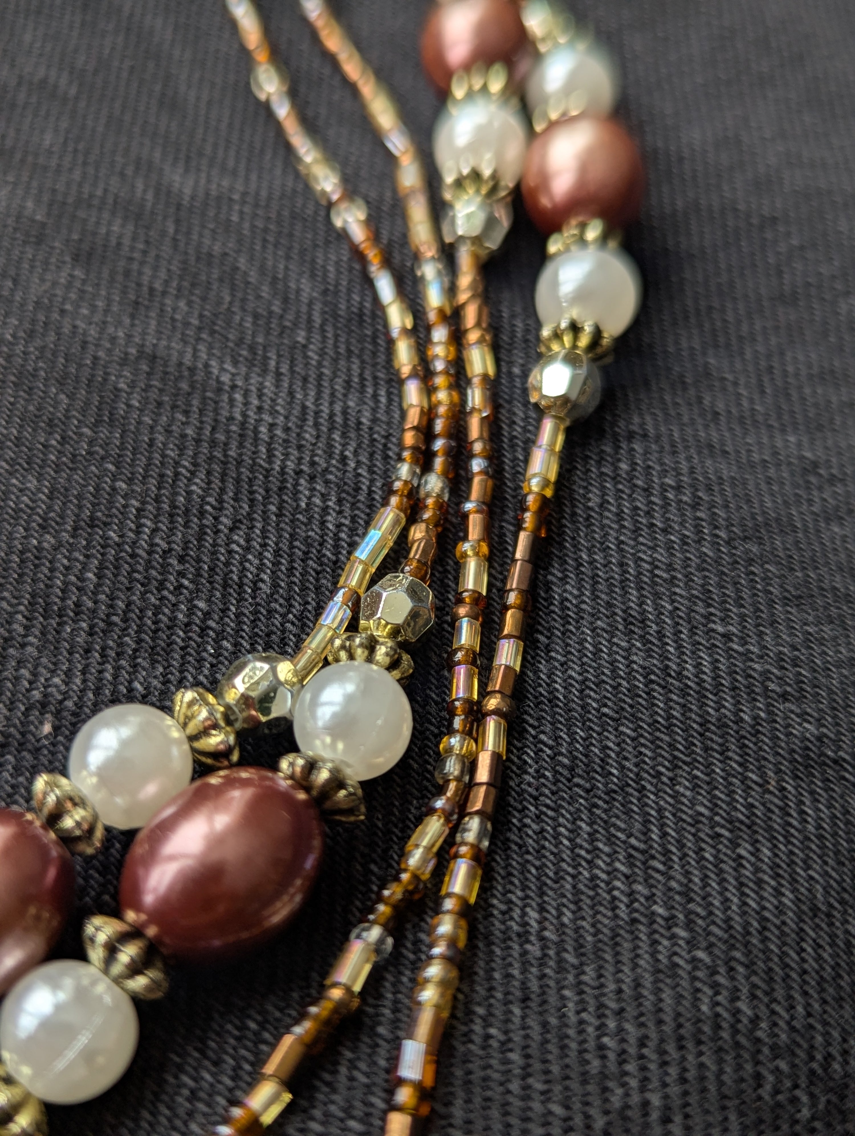 baba, vêtement fait main, mode consciente, artisan, québec, côte de beaupré, accessoire, chaine à lunette