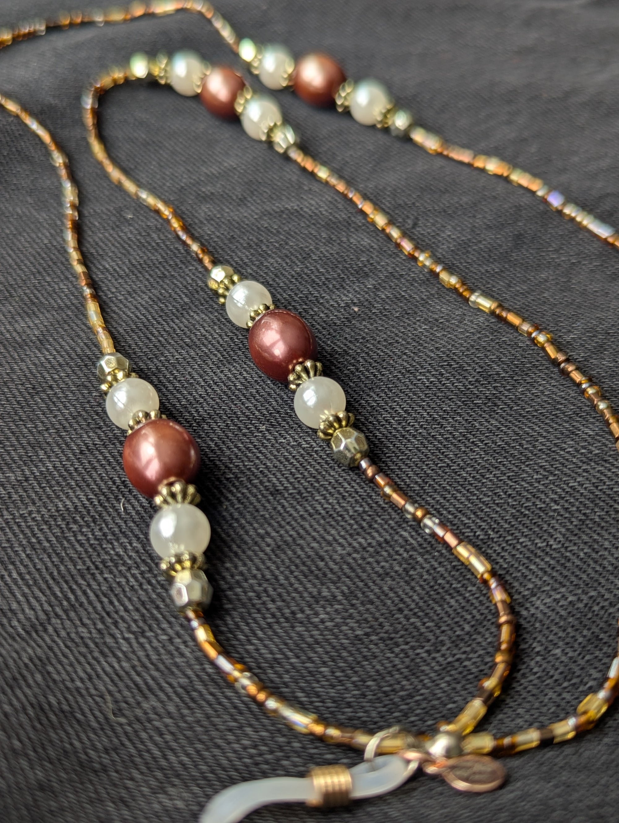 baba, vêtement fait main, mode consciente, artisan, québec, côte de beaupré, accessoire, chaine à lunette