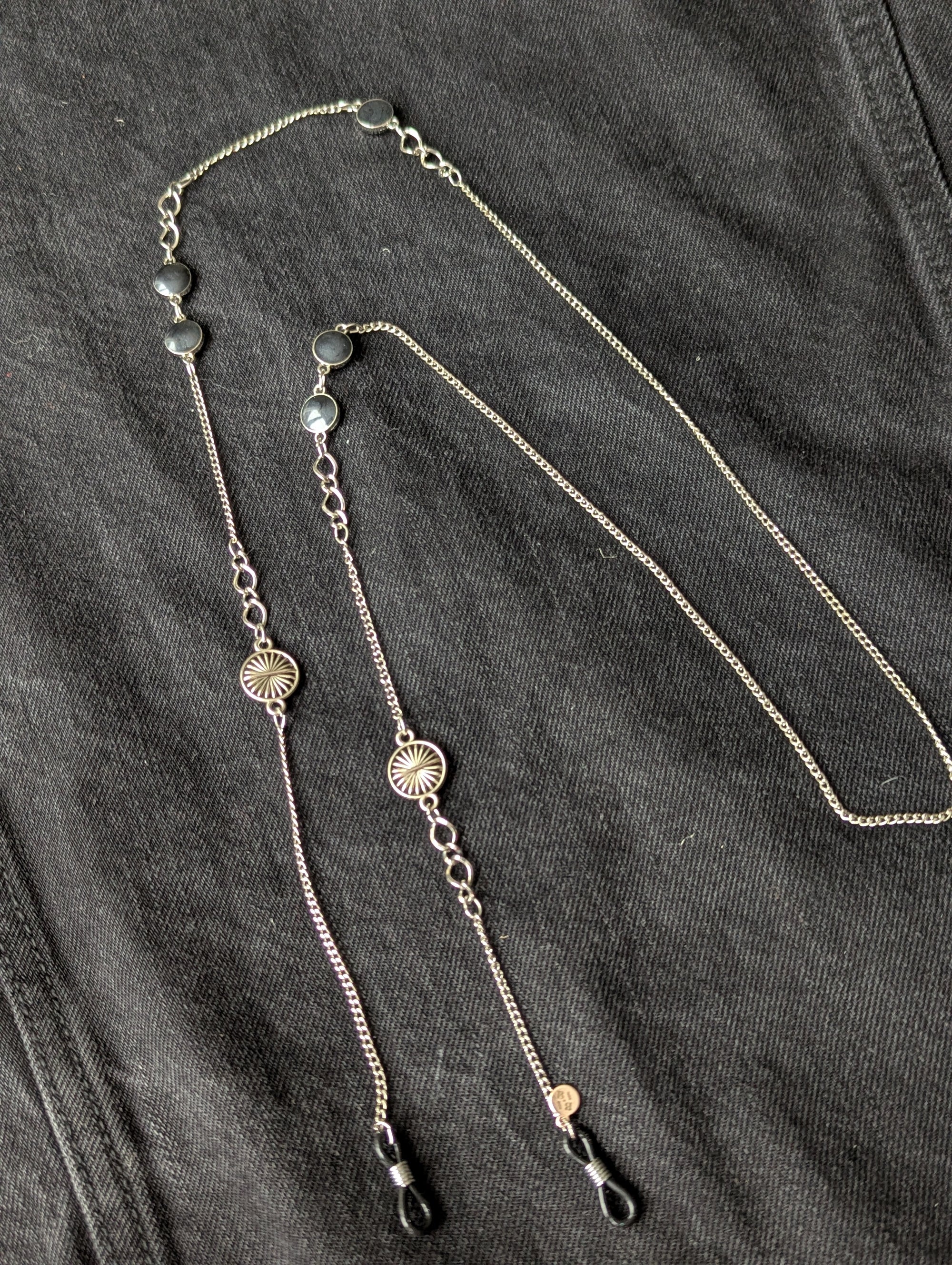 baba, vêtement fait main, mode consciente, artisan, québec, côte de beaupré, accessoire, chaine à lunette