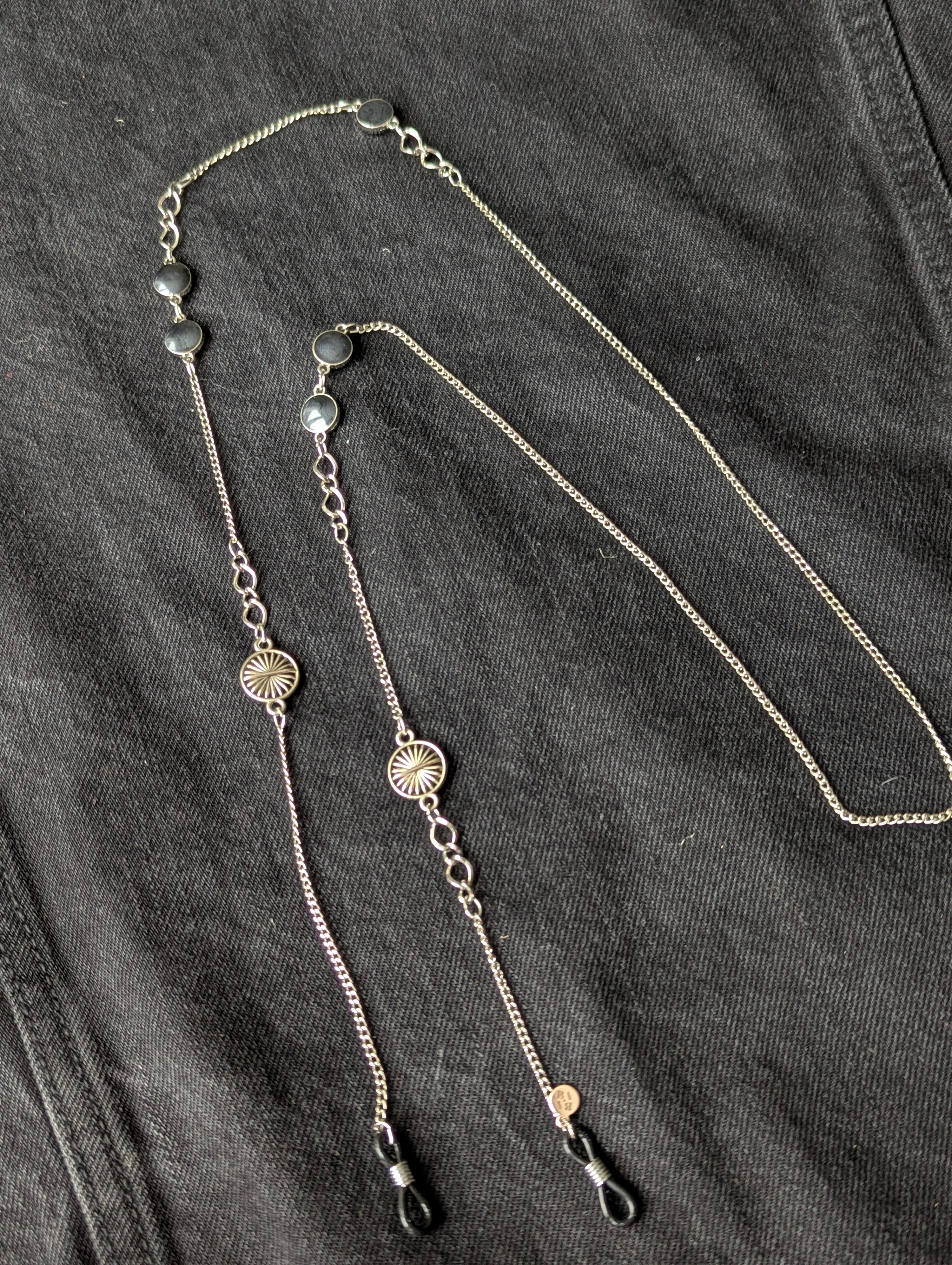 baba, vêtement fait main, mode consciente, artisan, québec, côte de beaupré, accessoire, chaine à lunette