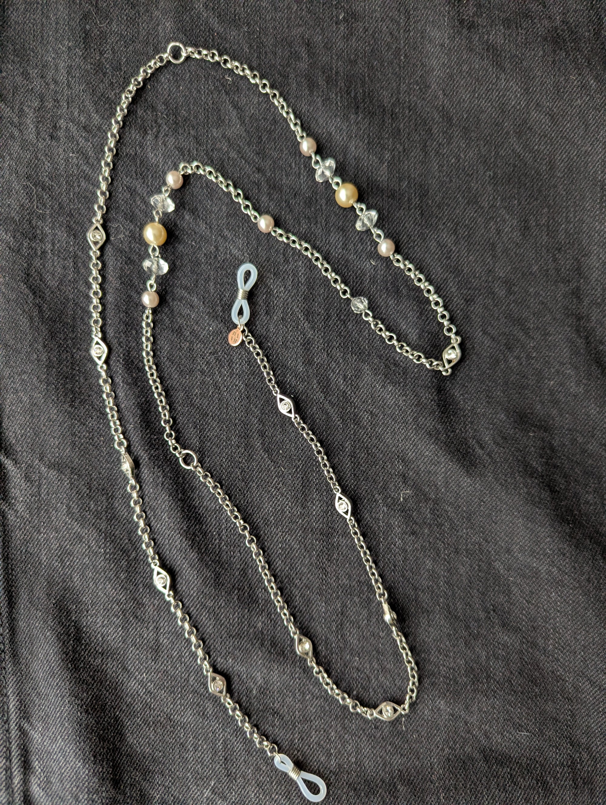 baba, vêtement fait main, mode consciente, artisan, québec, côte de beaupré, accessoire, chaine à lunette