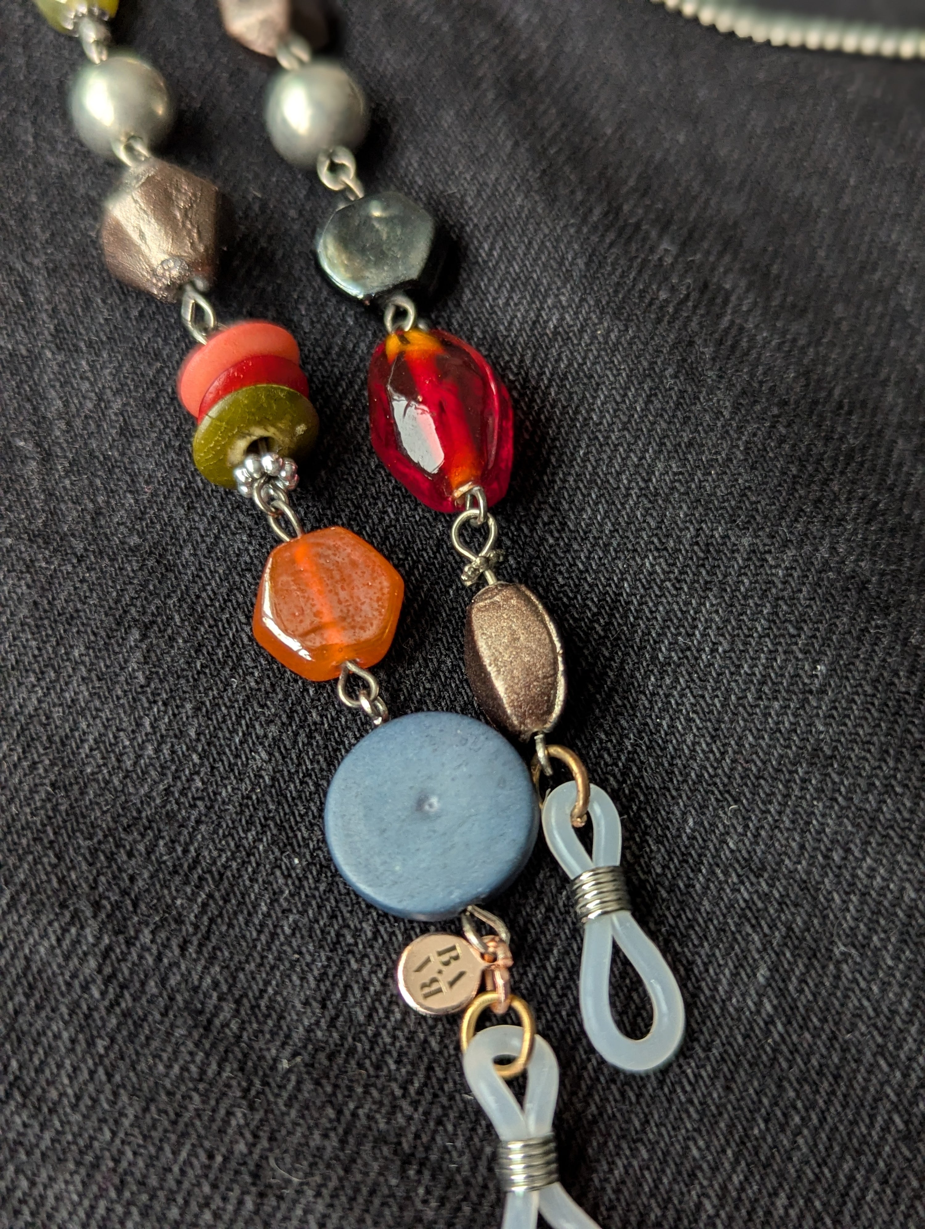 baba, vêtement fait main, mode consciente, artisan, québec, côte de beaupré, accessoire, chaine à lunette