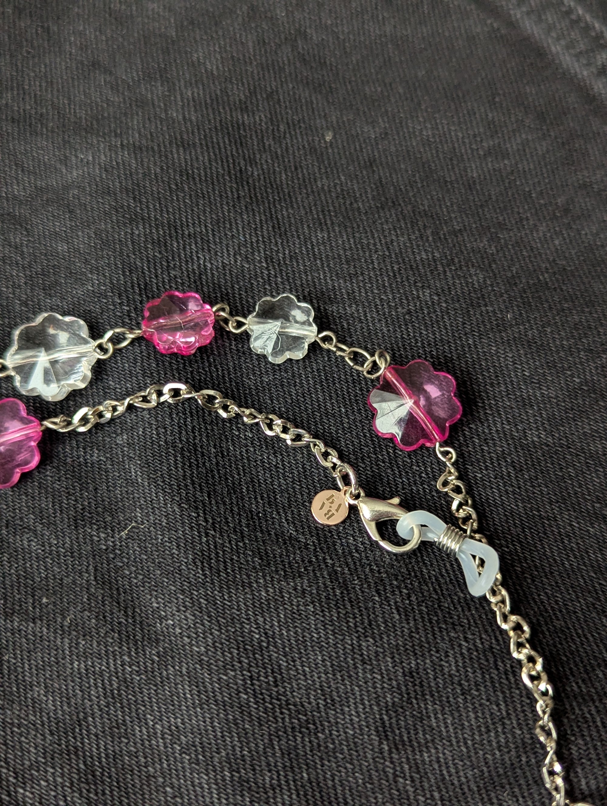 baba, vêtement fait main, mode consciente, artisan, québec, côte de beaupré, accessoire, chaine à lunette