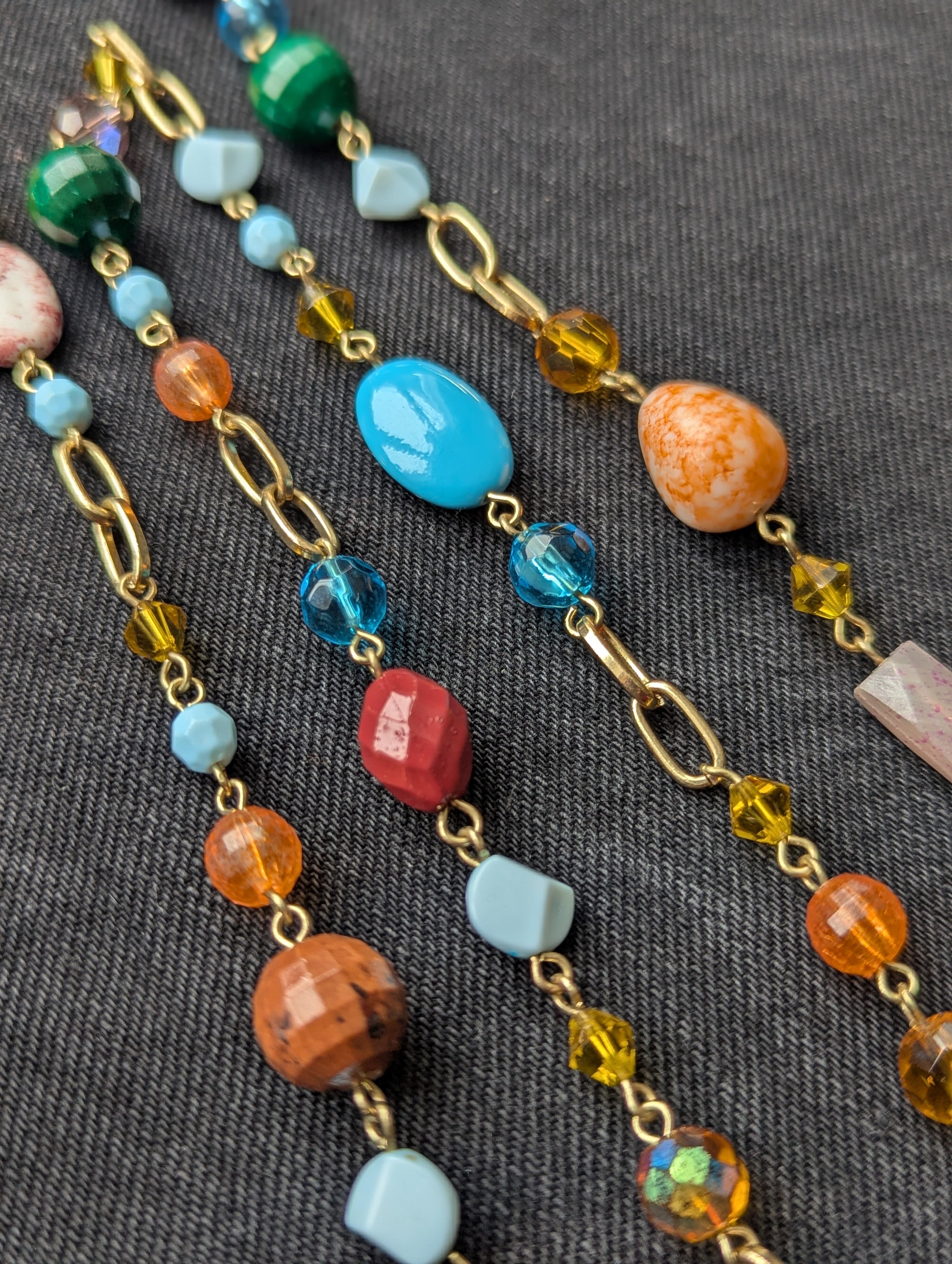 baba, vêtement fait main, mode consciente, artisan, québec, côte de beaupré, accessoire, chaine à lunette