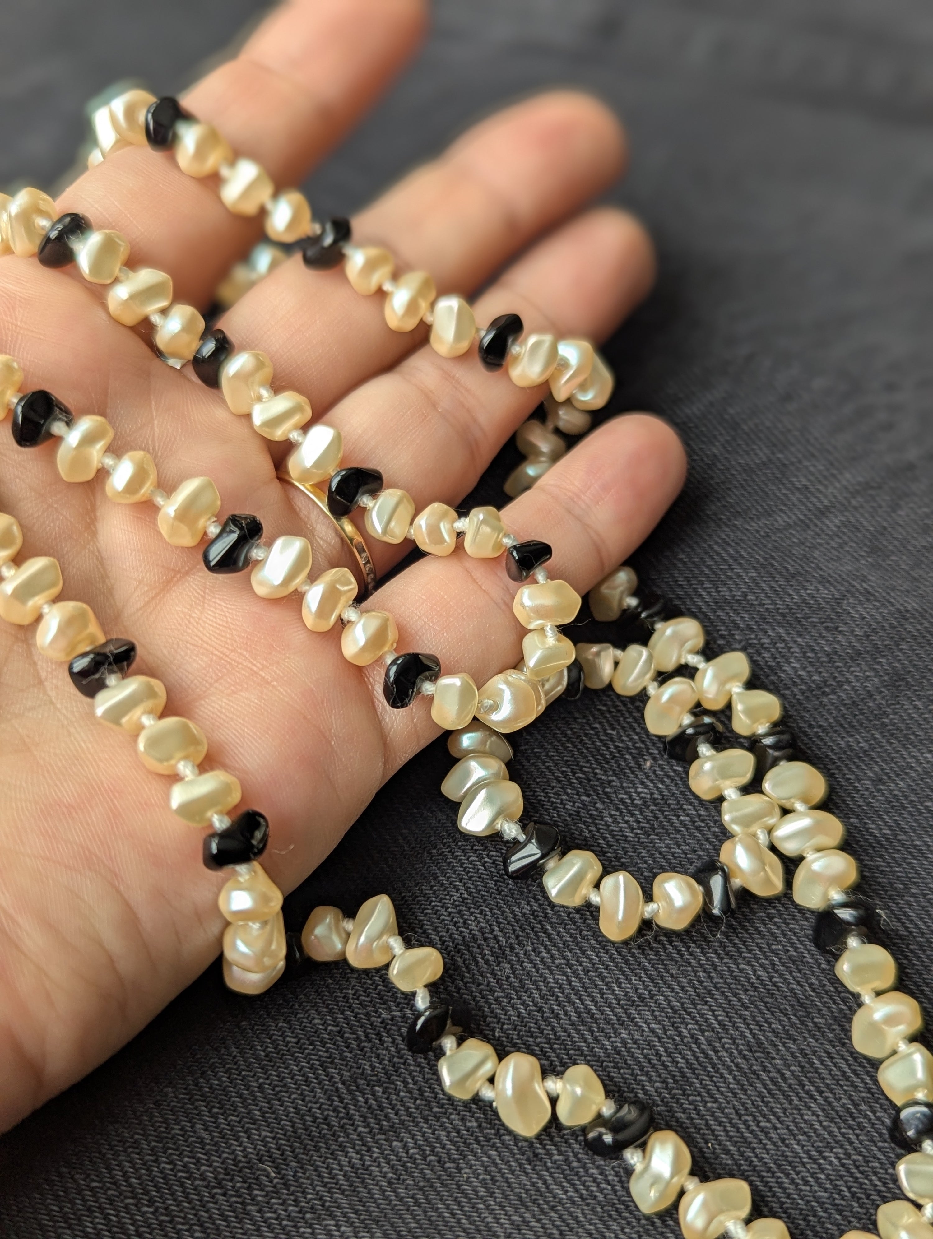 baba, vêtement fait main, mode consciente, artisan, québec, côte de beaupré, accessoire, chaine à lunette