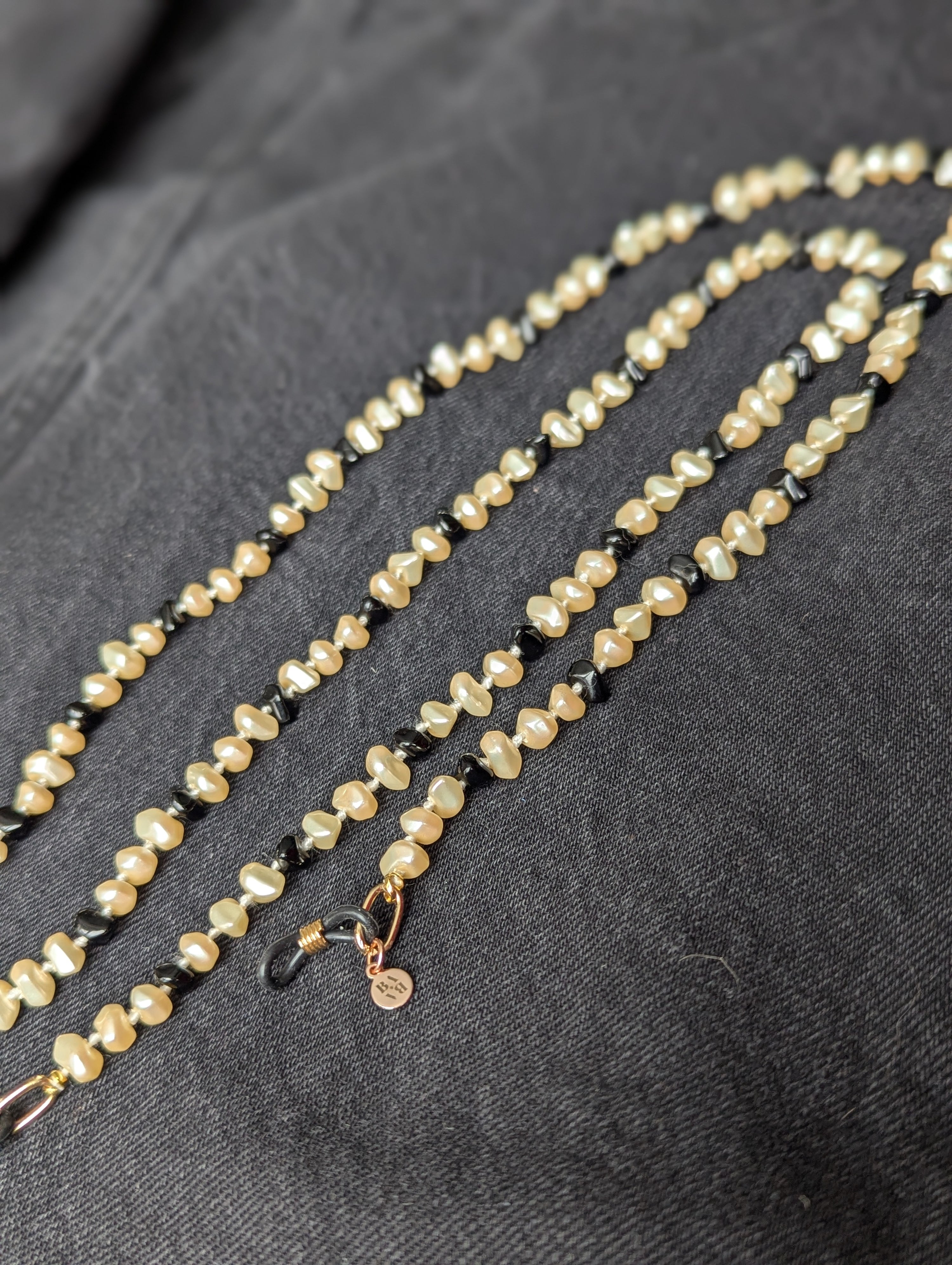 baba, vêtement fait main, mode consciente, artisan, québec, côte de beaupré, accessoire, chaine à lunette