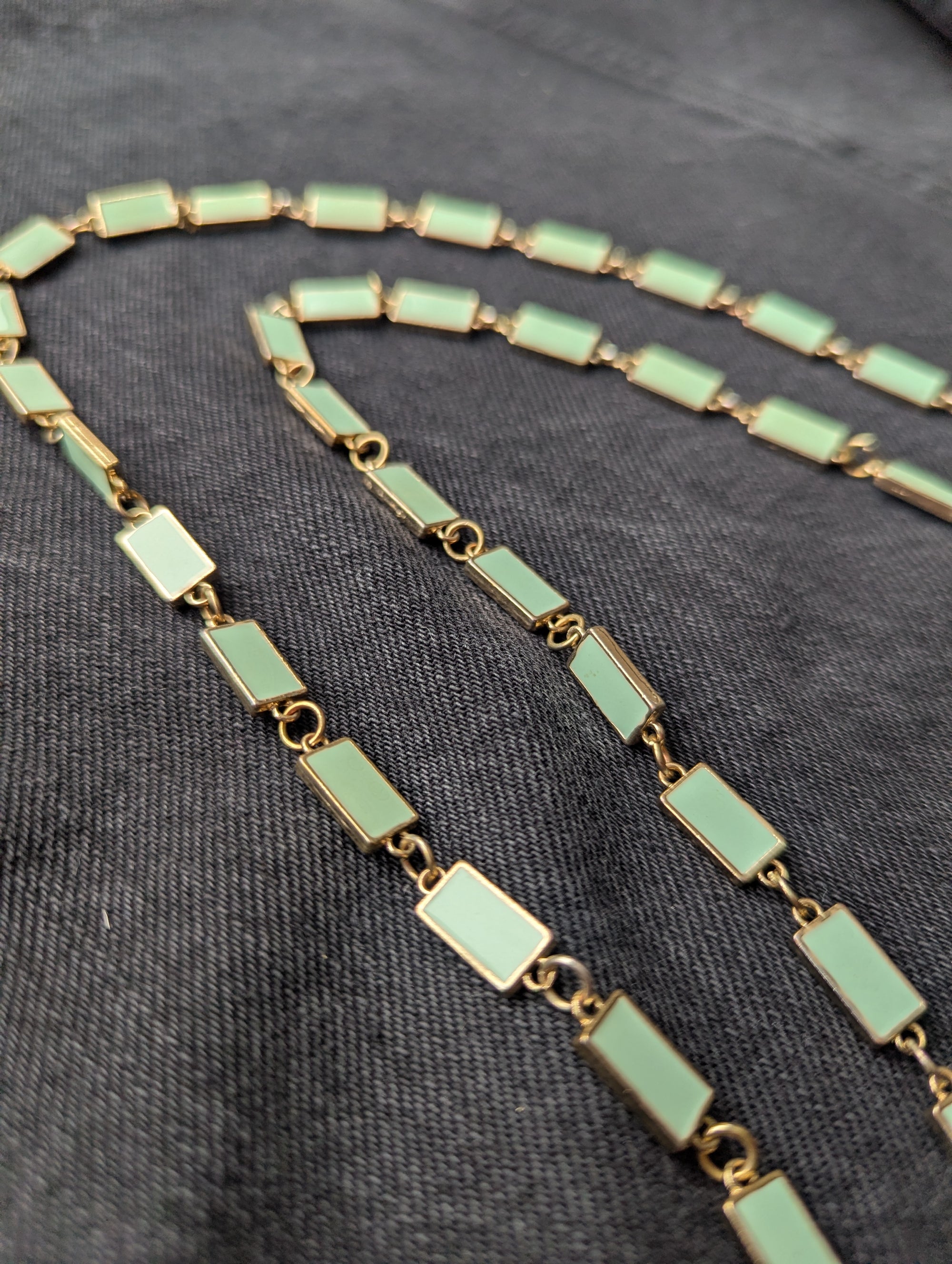 baba, vêtement fait main, mode consciente, artisan, québec, côte de beaupré, accessoire, chaine à lunette