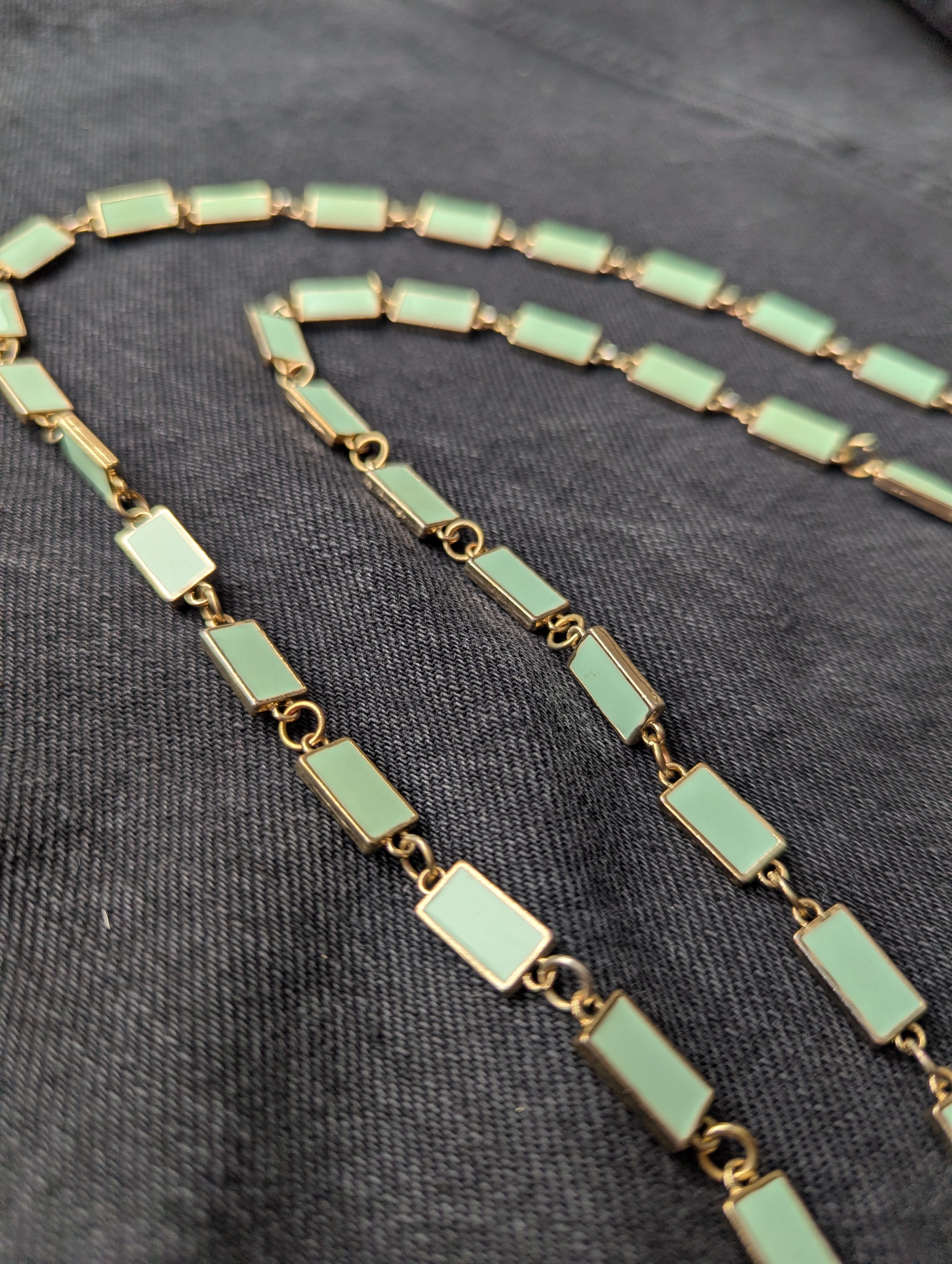 baba, vêtement fait main, mode consciente, artisan, québec, côte de beaupré, accessoire, chaine à lunette