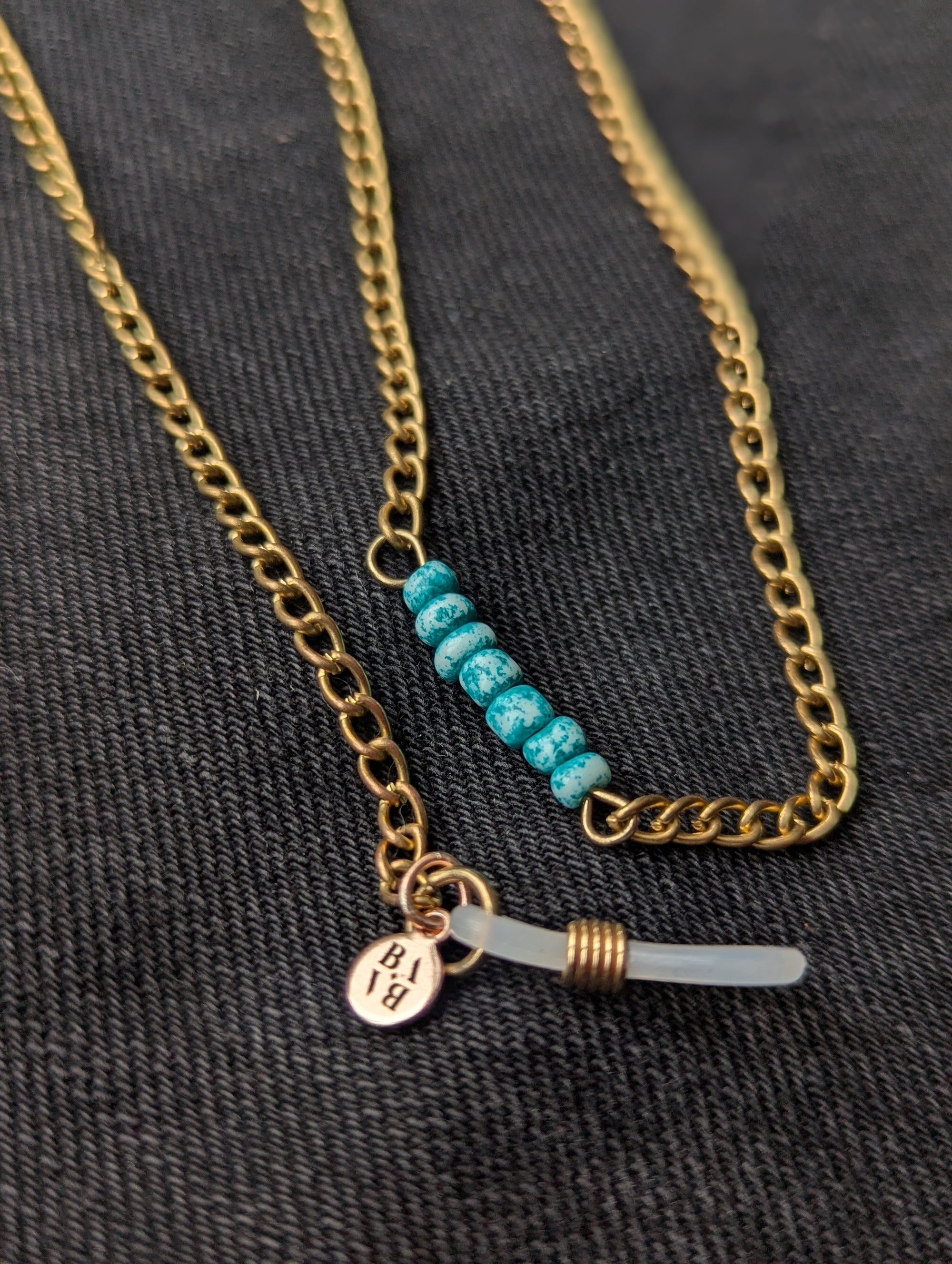 baba, vêtement fait main, mode consciente, artisan, québec, côte de beaupré, accessoire, chaine à lunette