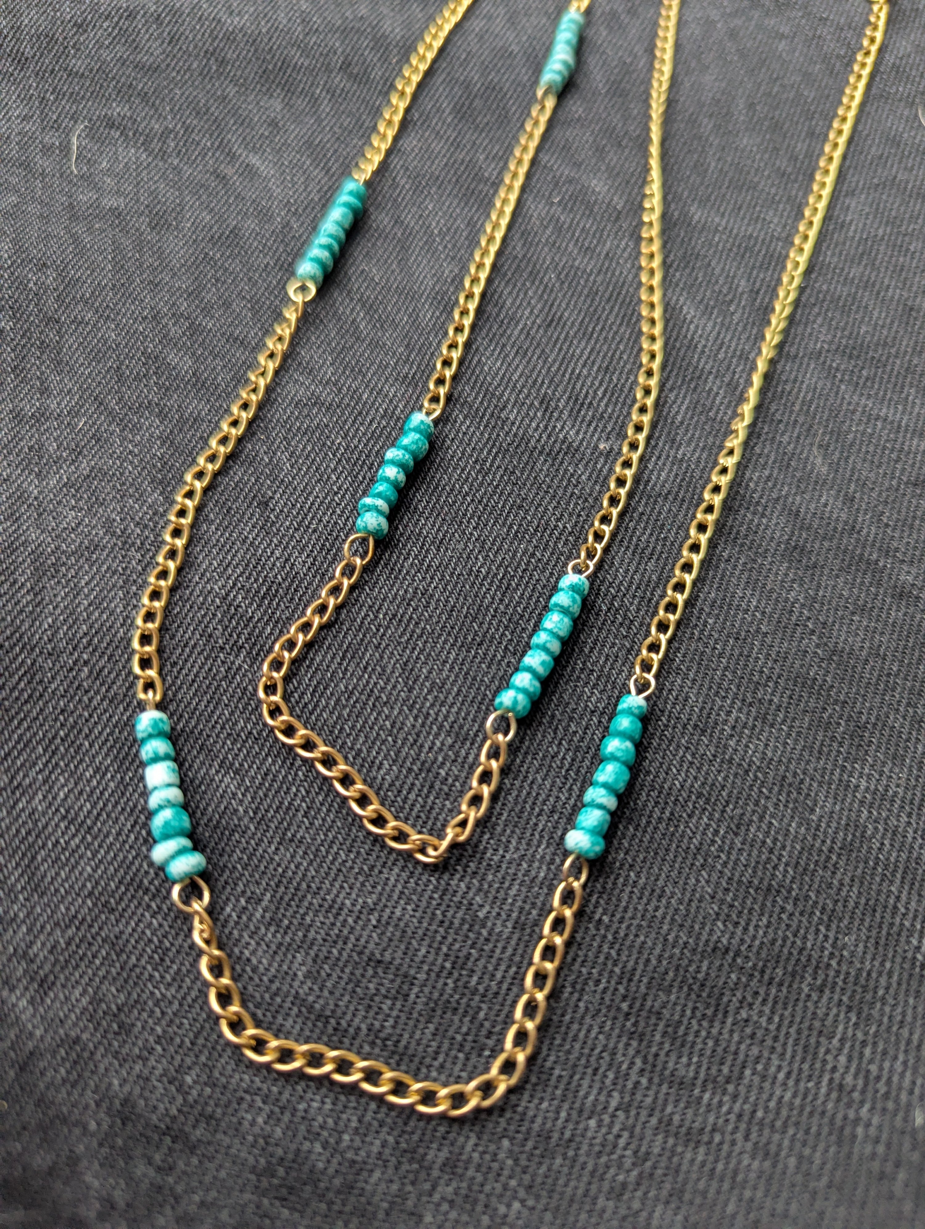 baba, vêtement fait main, mode consciente, artisan, québec, côte de beaupré, accessoire, chaine à lunette